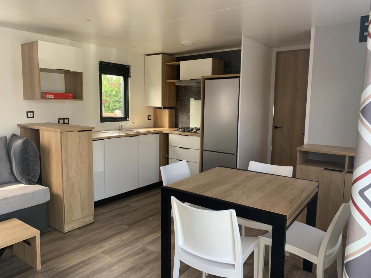 Camping Les Lacs D'Armagnac Bretagne-d'Armagnac Exteriör bild