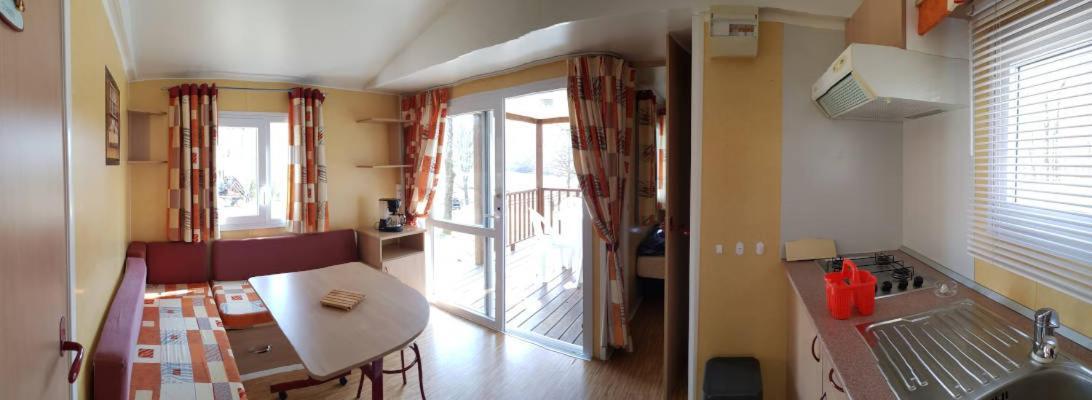 Camping Les Lacs D'Armagnac Bretagne-d'Armagnac Exteriör bild