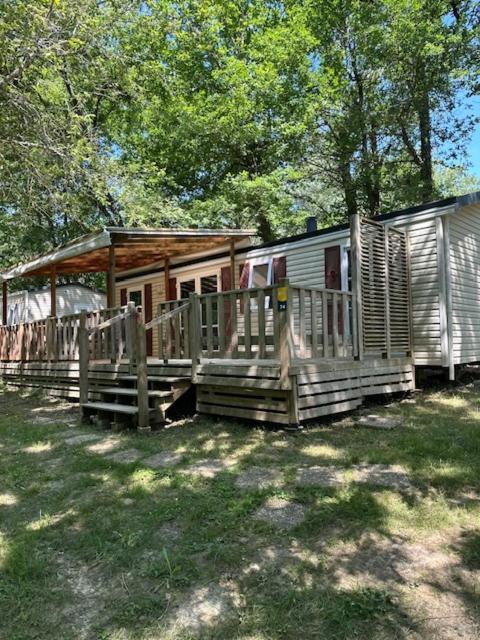 Camping Les Lacs D'Armagnac Bretagne-d'Armagnac Exteriör bild